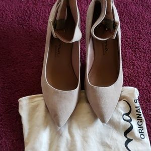 NINA originals taupe color suede nice condition